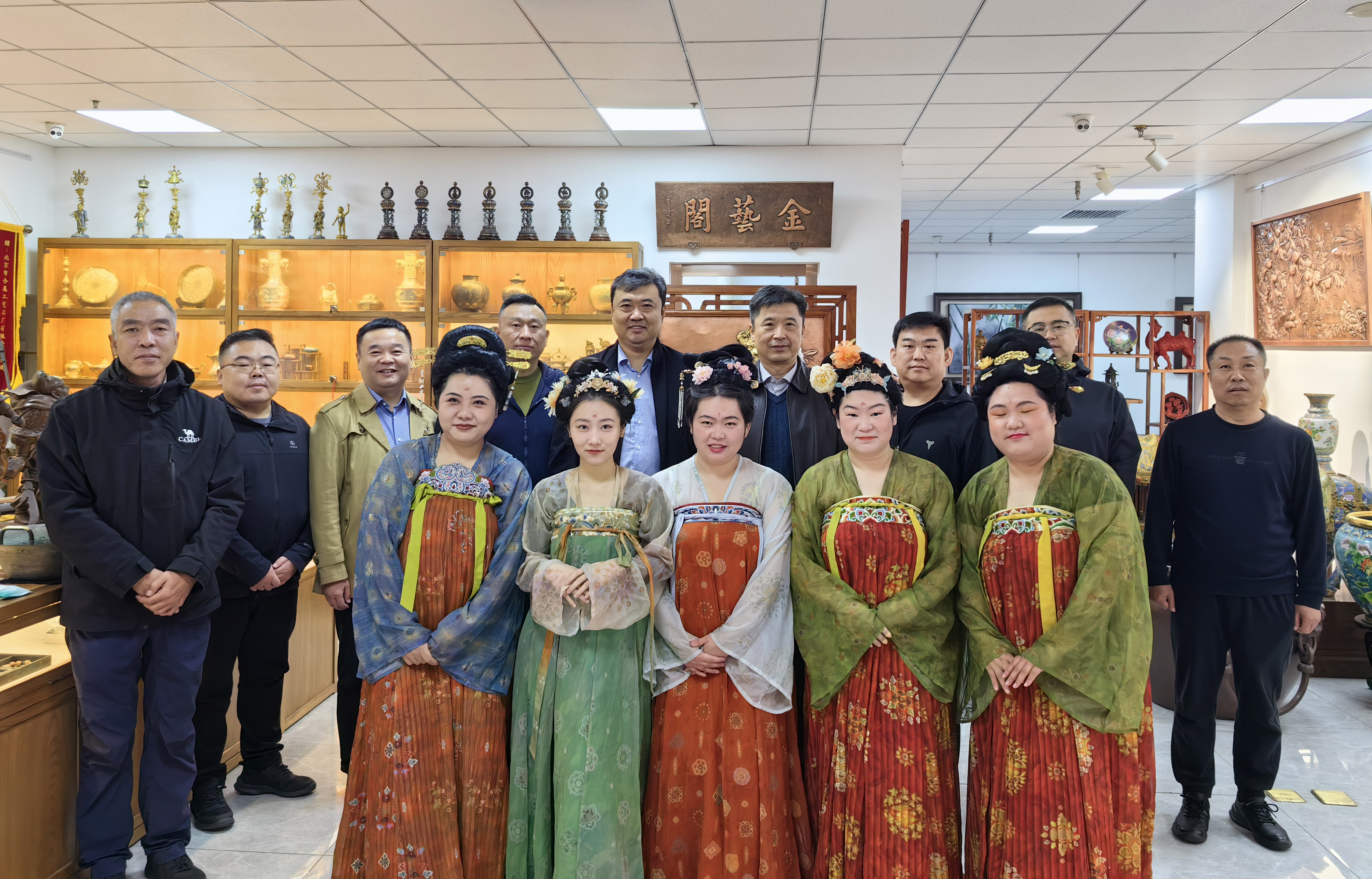 非遺共鑒·匠心傳承——濰坊市坊子區領導蒞臨金屬公司參觀交流